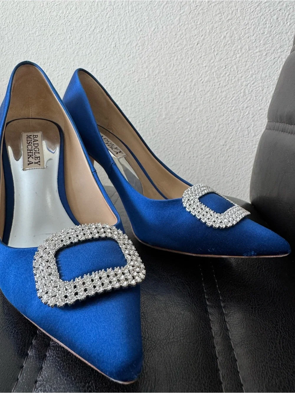 Badgley Mischka Royal Blue Pointed Toe Pumps with Crystal Buckle 7 size - Picture 3 of 7